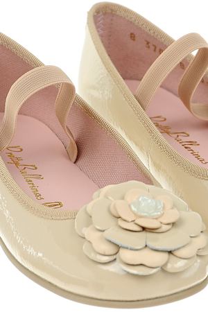 Туфли из кожи с цветочной аппликацией Pretty Ballerinas 26146 купить с доставкой